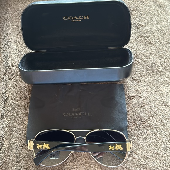 Coach aviator sunglasses lens cloth/case. There are a few scratches on lens. - Picture 9 of 9